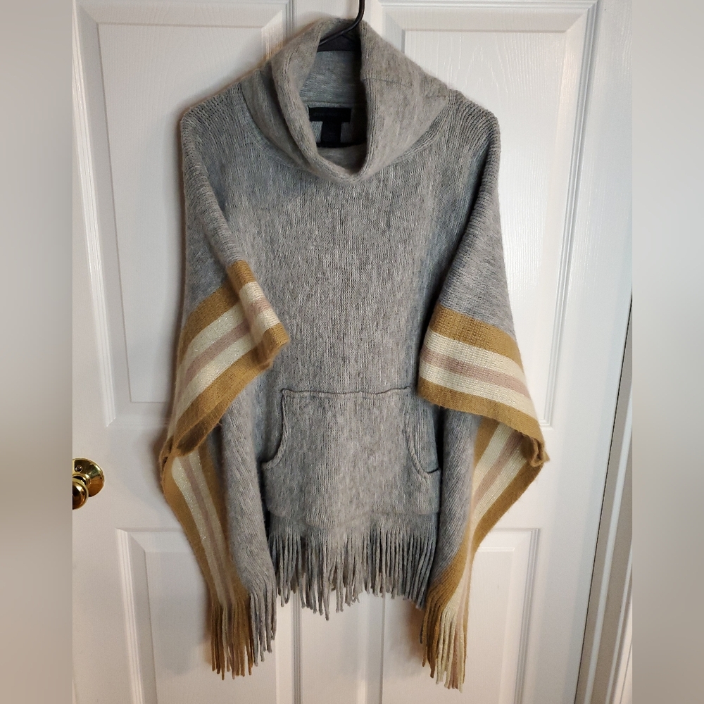 Steve Madden Cream, Pink, and Tan Knit Poncho Sweater. Size OSFM. #SW